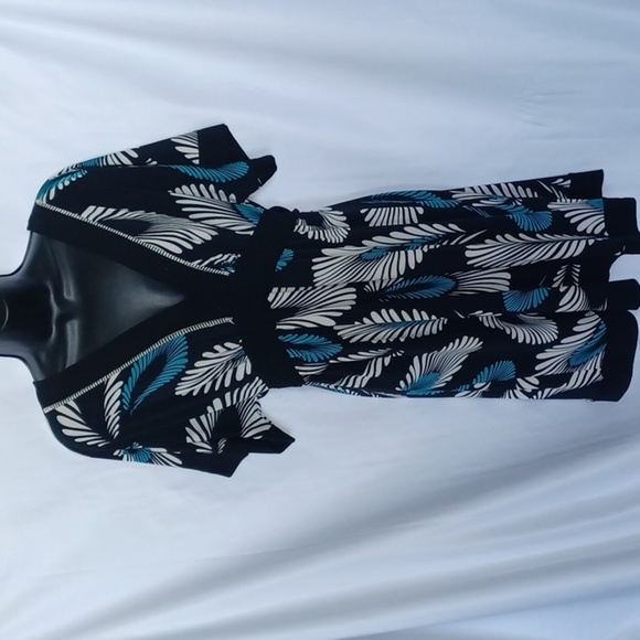 Heart Soul Vneck dress with feather like pattern, stretchy, tie waist, turquoise - Picture 1 of 8